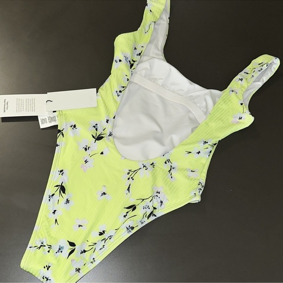 NWT Vitamin A Citrus Floral Reese One Piece Swimsuit Size S - Picture 2 of 5